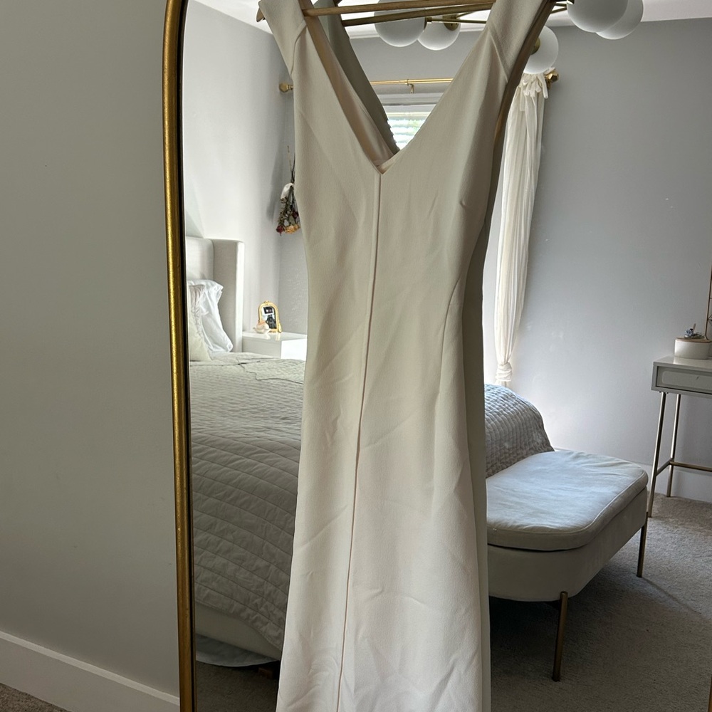 Elegant Cream Sleeveless Dress